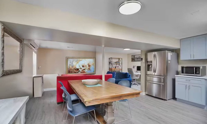 Baltimore House | Charming Stay with Free Parking!