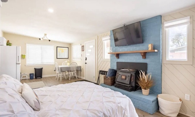 Villa Park Apartment | Charming Studio 2 Blocks from Light Rail & Downtown Bike Path!