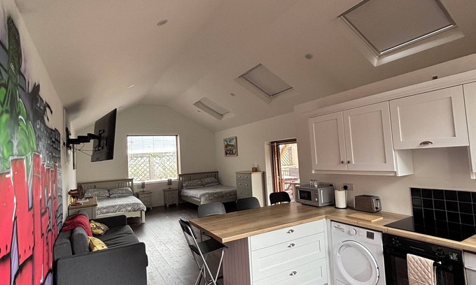 Kilgreaney Apartment | Charming studio just outside Graiguenamanagh, County Kilkenny for a cozy getaway