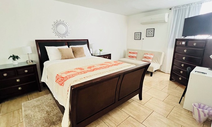 Barceloneta Apartment | Charming studio perfectly located between beaches, outlets & restaurants.