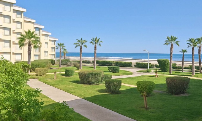 Saint-Hippolyte Apartment | Charming Studio with sea view + direct sea access