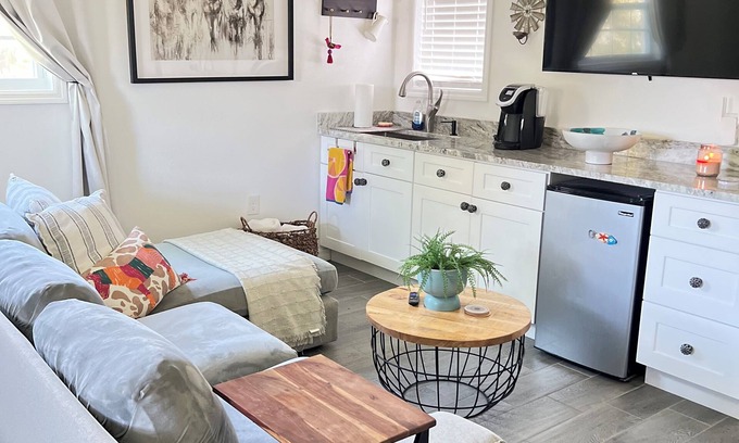 Tampa Apartment | Charming studio with AC and WiFi in lovely Callco Ranch Tampa