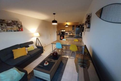 Vannes Apartment | Charming T3 with balcony near beach