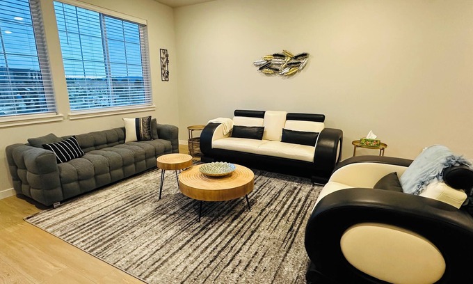 Witch Hazel House | Charming townhome with AC in Hillsboro