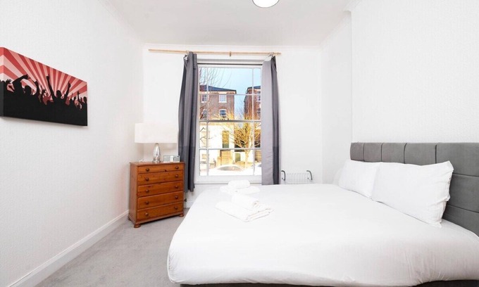 Cantelowes Apartment | Charming Victorian House in London