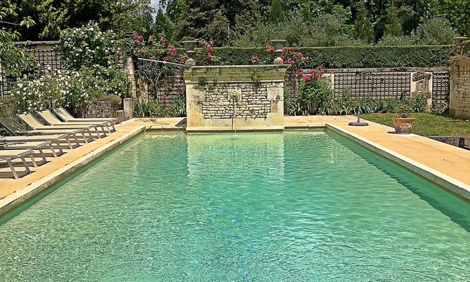 Saint-Savinien House | Charming XVIIIth century mansion with swimming-pool, pool, big parc. Weddings