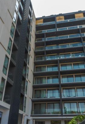 Roman Ridge Apartment | CharmSlot at Nova