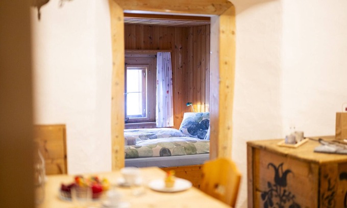 Ardez Apartment | Chasa Campell: The flat is on the first floor of an Engadine house