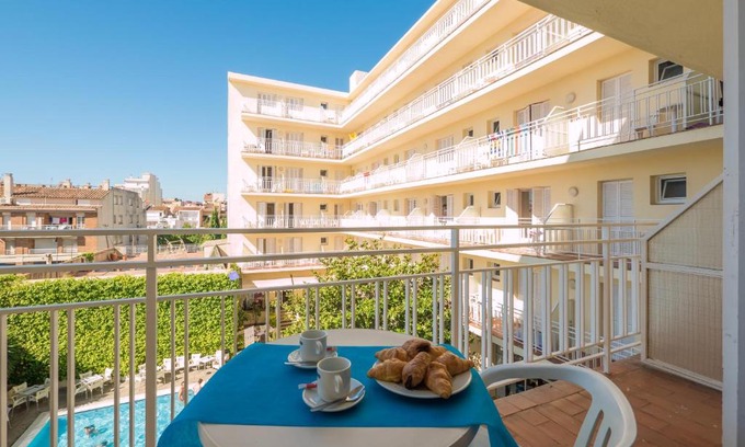 Pineda de Mar Hotel | Checkin Pineda