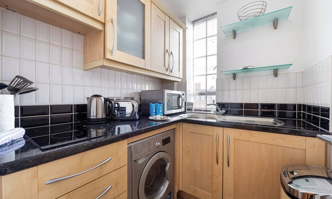 Brompton & Hans Town Apartment | Chelsea By Capital CC 724
