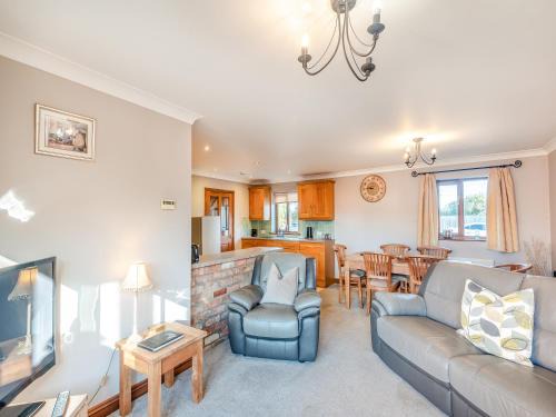Maltby le Marsh House | Chestnut Cottage - Uk45580