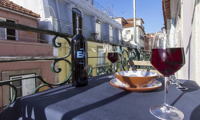 Misericordia Apartment | Chiado Blue by Homing