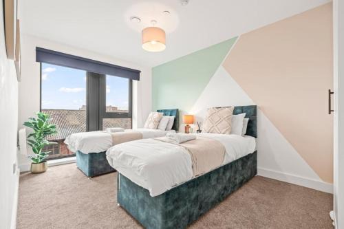 Vauxhall Apartment | Chic 2-Bed City Centre Apartment, Family-Friendly with Parking & Wi-Fi, Accommodates 4