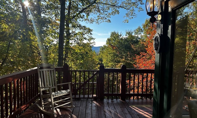 Murphy Cabin | Chic Family Friendly Cabin with Mountain Views, Game Room, Hot Tub and Slides!