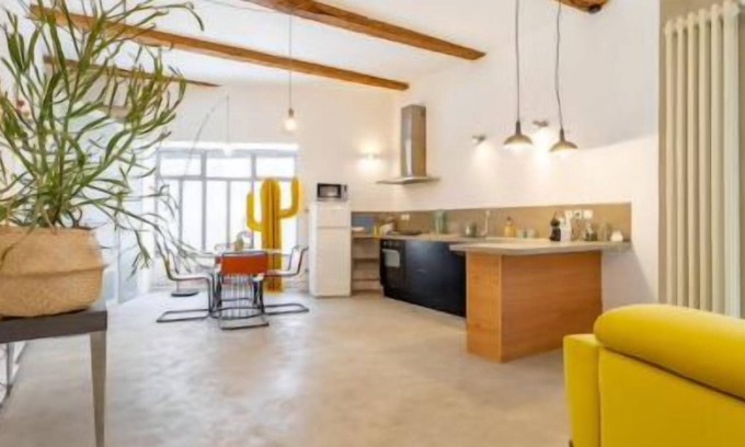 Notre-Dame du Mont House | Chic & Modern