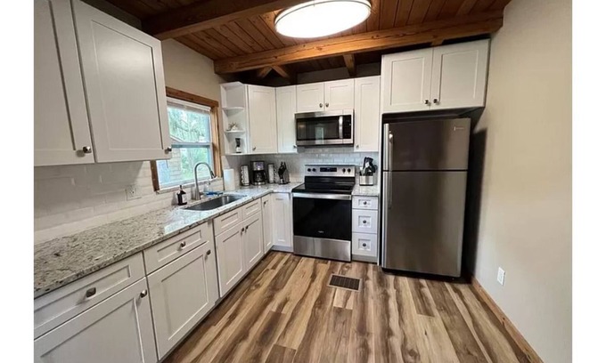 Fruitville House | Chic rustic renovated cottage in Sarasota