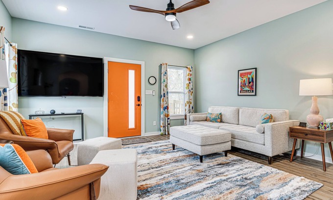 Indianapolis Cottage | Chic ‘SoBro Charmer’ w/Covered Porch!
