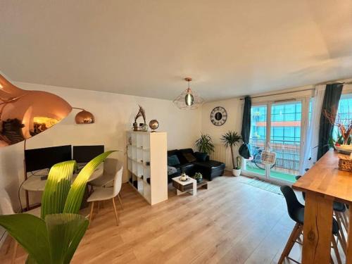 Saint-Ouen Apartment | Chic & Spacieux-Paris à porte-Au pied du Métro 14
