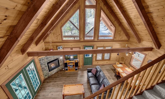 Rockbridge Cabin | Chickadee Cabin (Hocking Hills area)