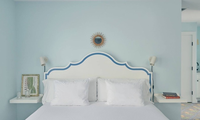 Cape May Hotel | Chill by the Coast – Beach Tents, Poolside Fun & Local Attractions Nearby