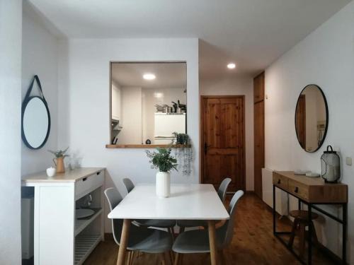 Pla de l'Ermita Apartment | Chimenea y modernidad rústica- Confort ideal - Dellui 3