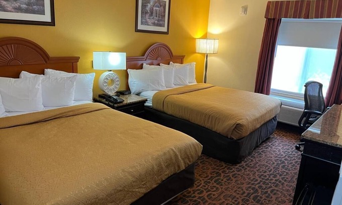 Hershey Hotel | Chocolate Express Hotel & Suites Hershey