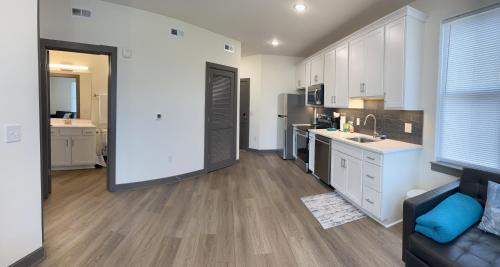 Mosby Apartment | Church Hill North Deluxe Apt 209 at 28th Street