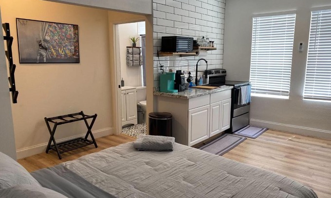 Ybor City Apartment | Cigar City Studio Apartment with Parking
