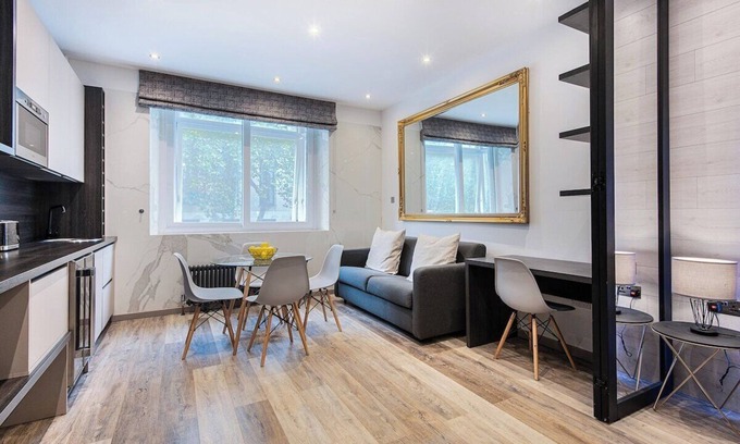 Temple Apartment | Circlelet Luxury Private Suite 1