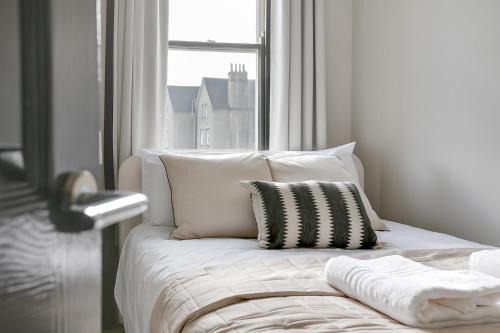 Mill Road Hotel | City Centre - Brand new rooms - Modern Ensuite Rooms by Luxiety Stays
