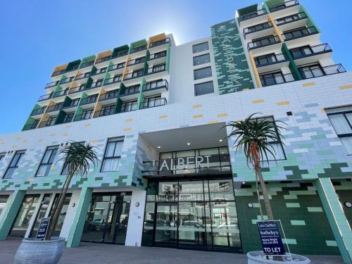 Cape Town City Centre Apartment | City Club at 1 on Albert Building