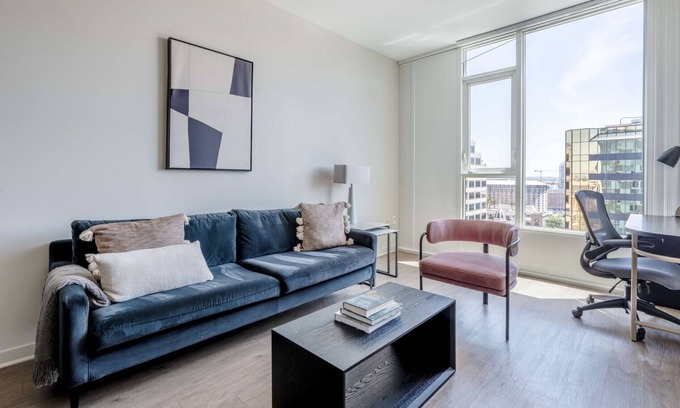 Downtown San Jose Apartment | Classic San Jose 1BR w/Gym, Pool & W/D, nr San Pedro Sq, by Blueground