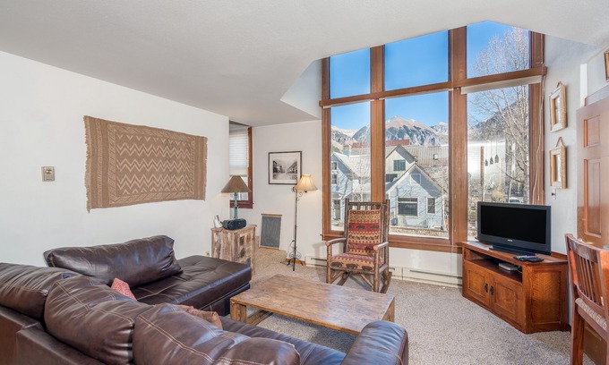 Telluride Condo | Classic Ski Condo, Steps to Chair 7 and on shuttle route