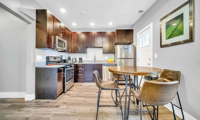 Hough Apartment | Cle Suites 1BR/1BA | 5 min Walk to Cle Clinic #6