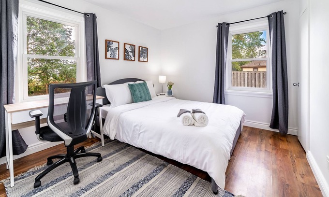 Argyle House | 🌱Clean 3 bdrm 🌱 1GBPS wifi 🌱 2 workstations