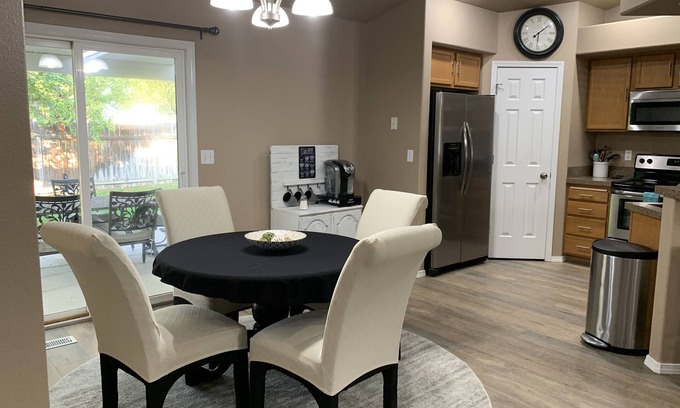 Southwest Ada County Alliance House | Clean ~ Cozy ~ Stylish ~ Entire House ~ SW Boise