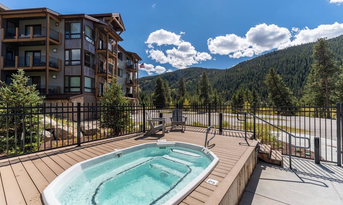 Lakeside Village Apartment | Clearwater Lofts #205, Building 3