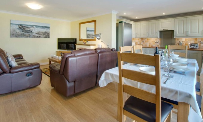 Horton House | Clementine Cottage in the beautiful Swansea