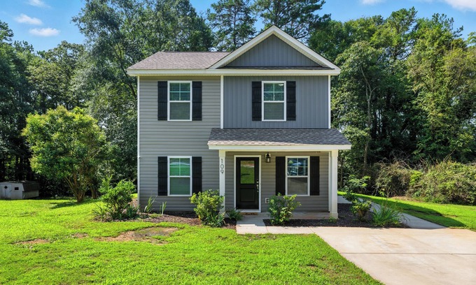 Clemson House | Clemson Game Day Vacay - 4 Bedroom, 3 Bathroom House