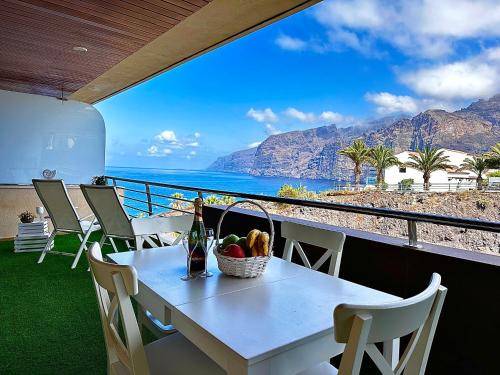 Puerto de Santiago Apartment | Cliffside Residence