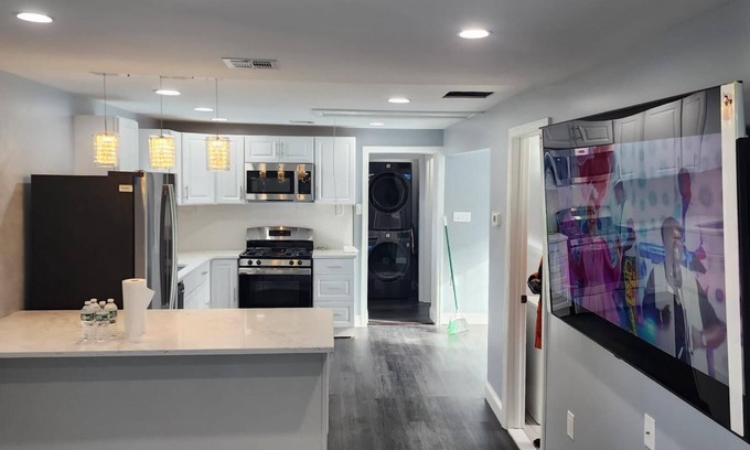 Cliffwood House | Cliffwood Beach Area Getaway