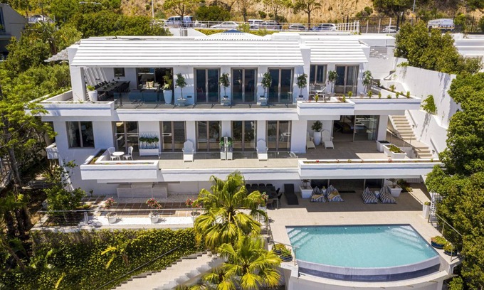 Clifton Villa | Clifton YOLO Spaces – Clifton Mansion Villa