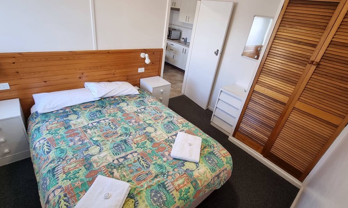 Bermagui Apartment | Close to Beach, Harbour Marina, Country Club, Golf Course, Restaurants, Cafes