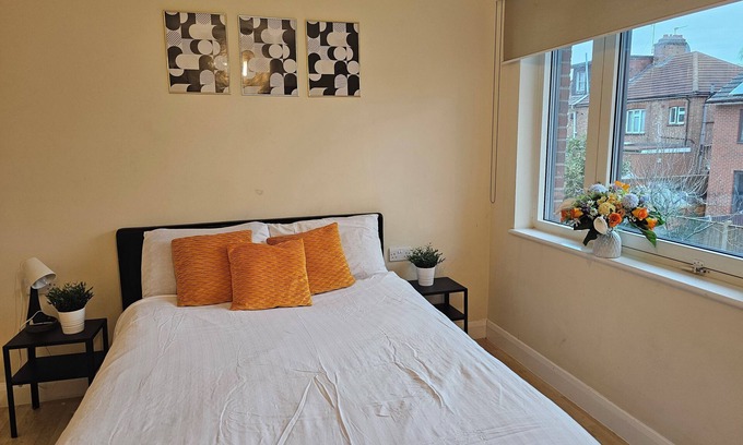 Northumberland Park Condo | Close To The New Iconic Tottenham Stadium & Drumsheds, With Easy Access to City.