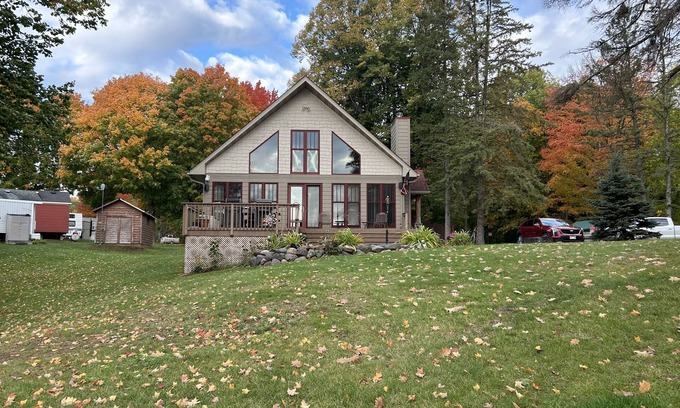 Hayward Cabin | Close to trails, COZY Cabin, close to the water, fireplace, Fall colors