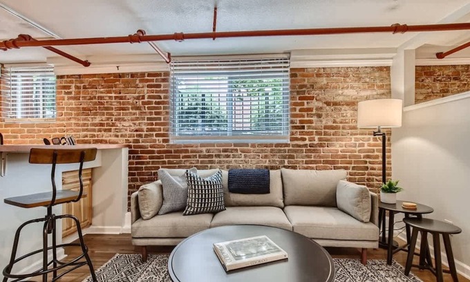 City Park Apartment | Cloud by Modern Midstay/1Block to City Park #C15