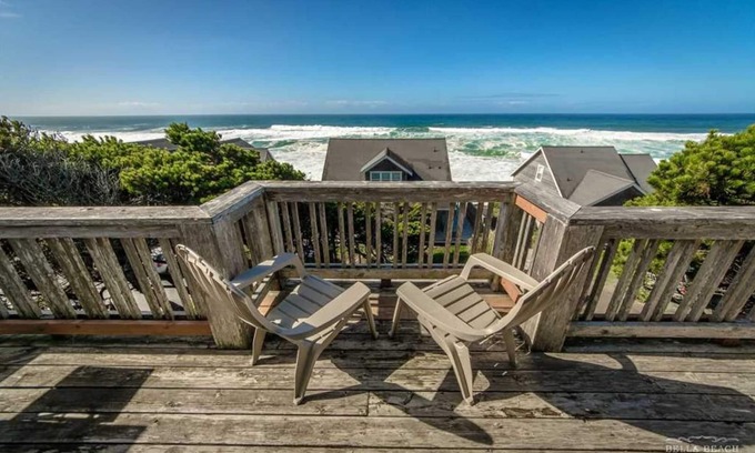 Lincoln Beach House | Cloud Nine - A Charming Ocean View Home with Hot Tub & Fire Pit in Belle Beach!
