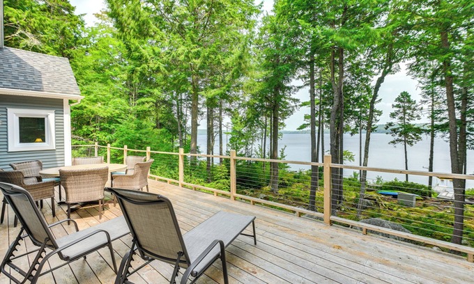 Ellsworth House | Coastal Branch Lake House w/Dock & Game Room