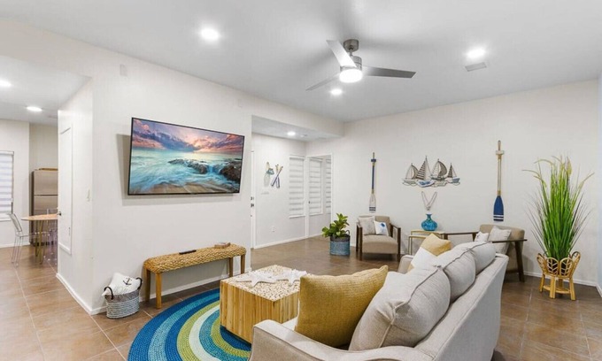 Biggs Field Apartment | Coastal Cottage Themed 4BR Near Fort Bliss