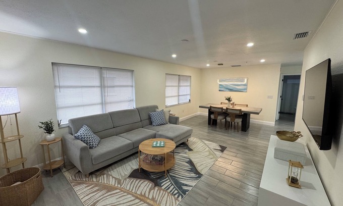 South Gate Ridge House | Coastal escape near Siesta Key!